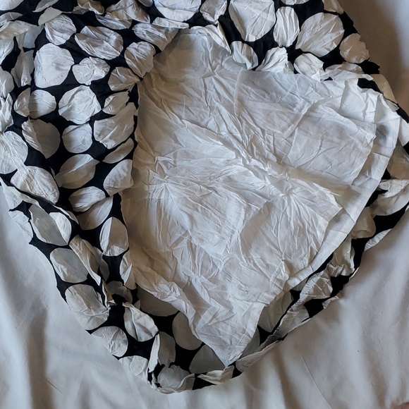 Anne Klein Black and White Skirt Size 4P - Picture 4 of 6